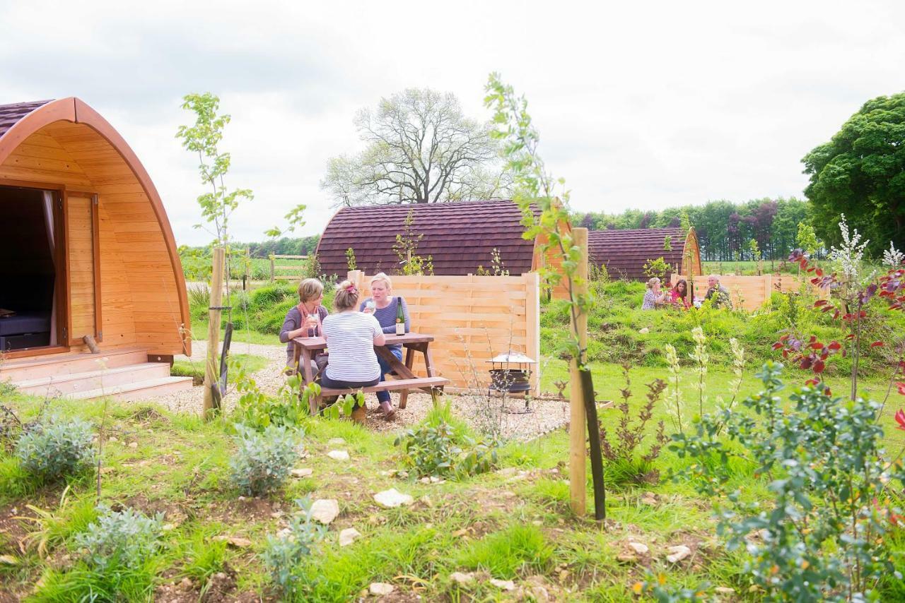 Campion Glamping Pod Hotel เชลเทนแฮม ภายนอก รูปภาพ